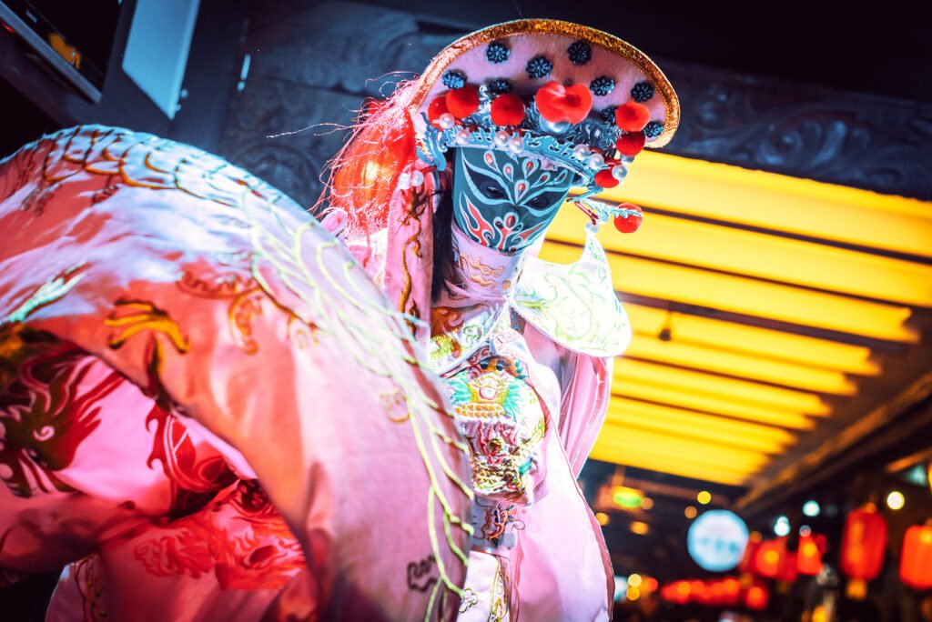 Chinese actress performs a traditional face-changing show #3